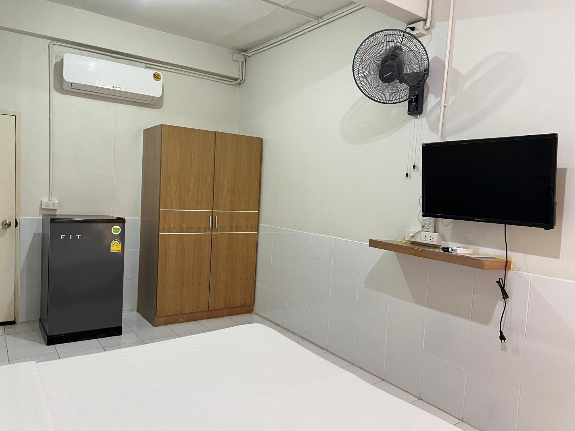 Ze Residence Ram Intra Bangkok Bagian luar foto