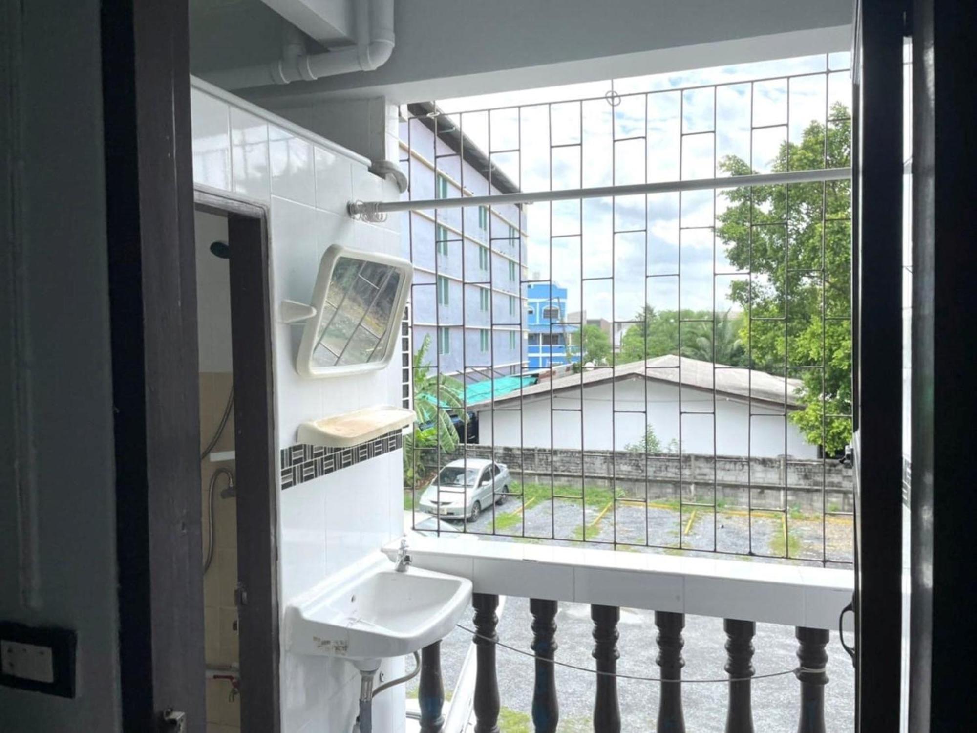 Ze Residence Ram Intra Bangkok Bagian luar foto