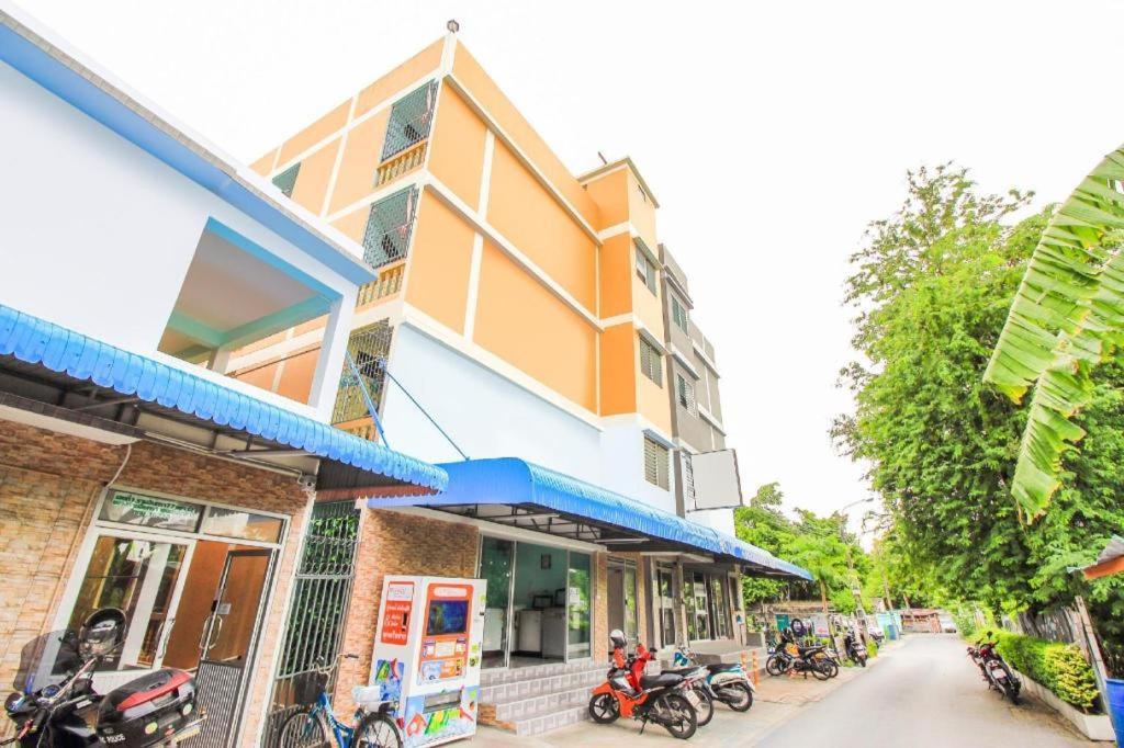 Ze Residence Ram Intra Bangkok Bagian luar foto
